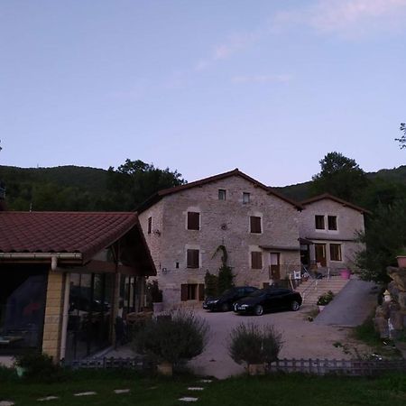Au Temps Des Amours Bolozon Exterior foto